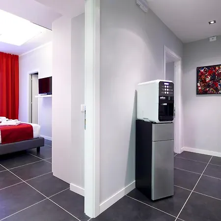 Casa de hóspedes Nearhome Smart Suites 4 *